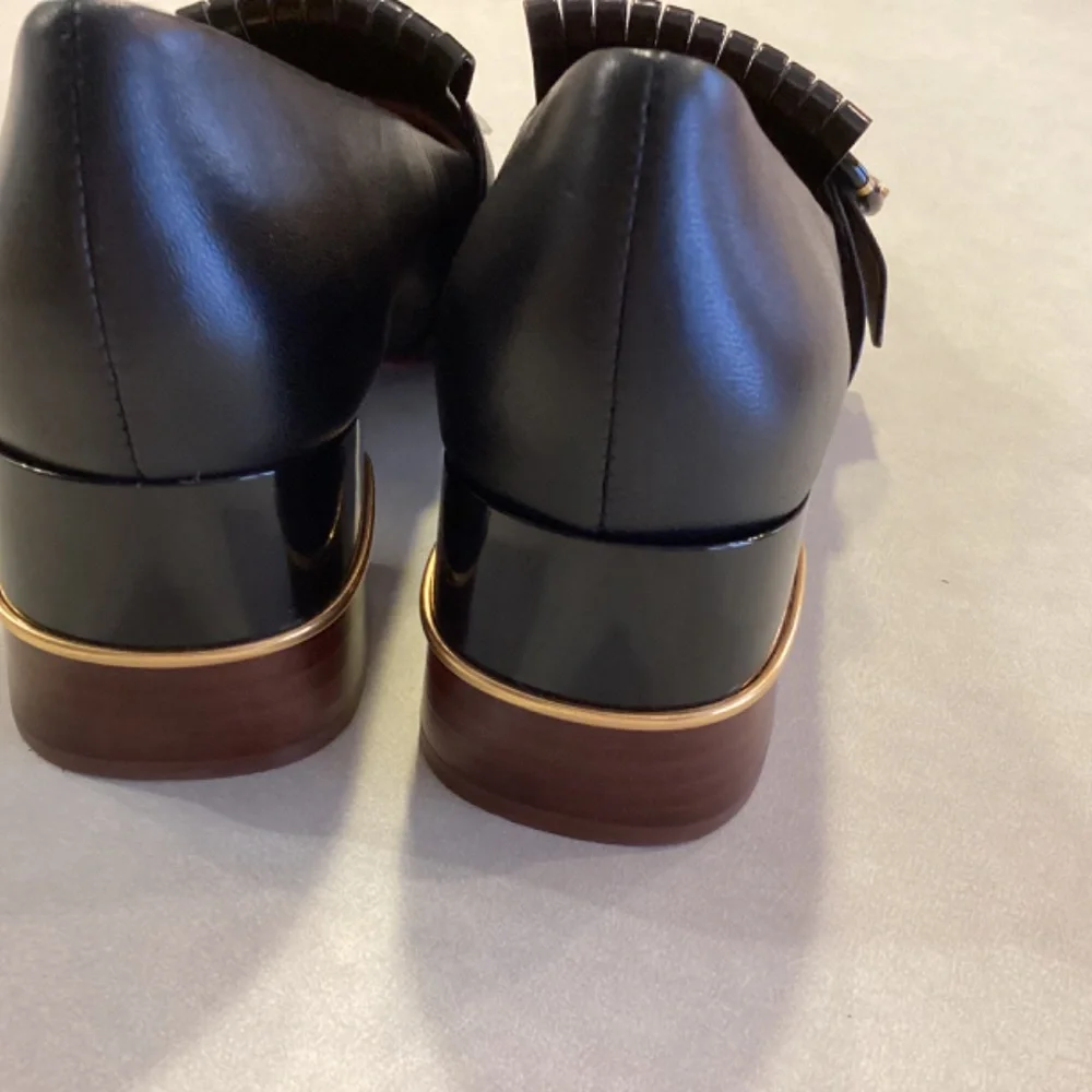 TORY BURCH LEATHER SHOES SIZE 8 - Picture 3 of 10